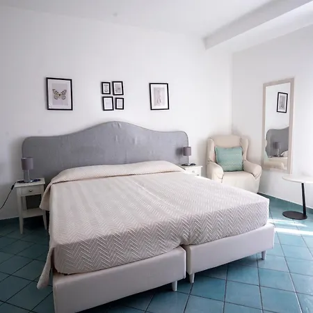 ヴィラ Miramare, Piscina E Parcheggio A *