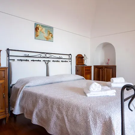 Miramare, Piscina E Parcheggio A ヴィラ *