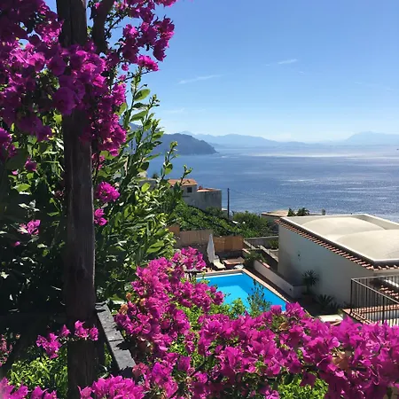Miramare, Piscina E Parcheggio A